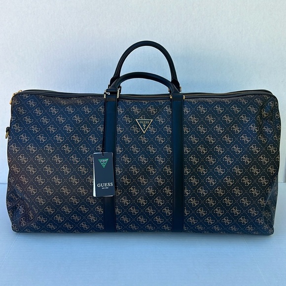 New GUESS Large Logo Travel bag - Picture 1 of 11